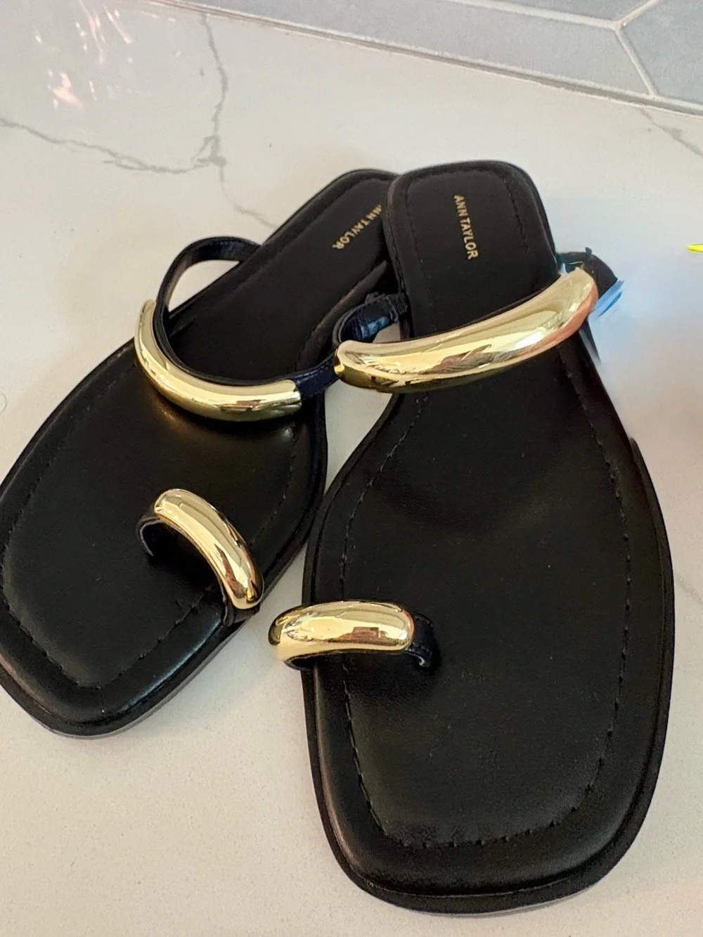 Ann Taylor Black Leather Embellished Sandals with Gold Hardware & Toe Ring Sz. 7